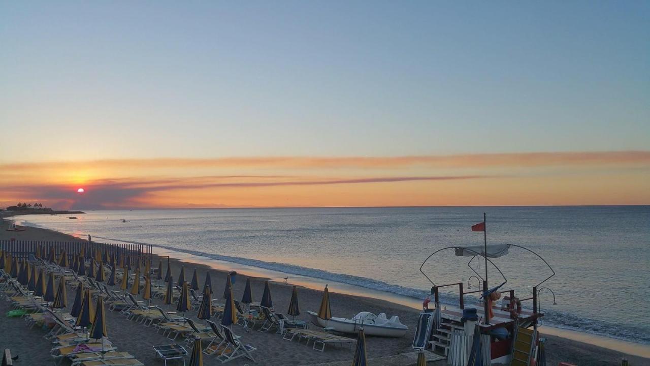 Don Pedro Beach House Savona Kültér fotó
